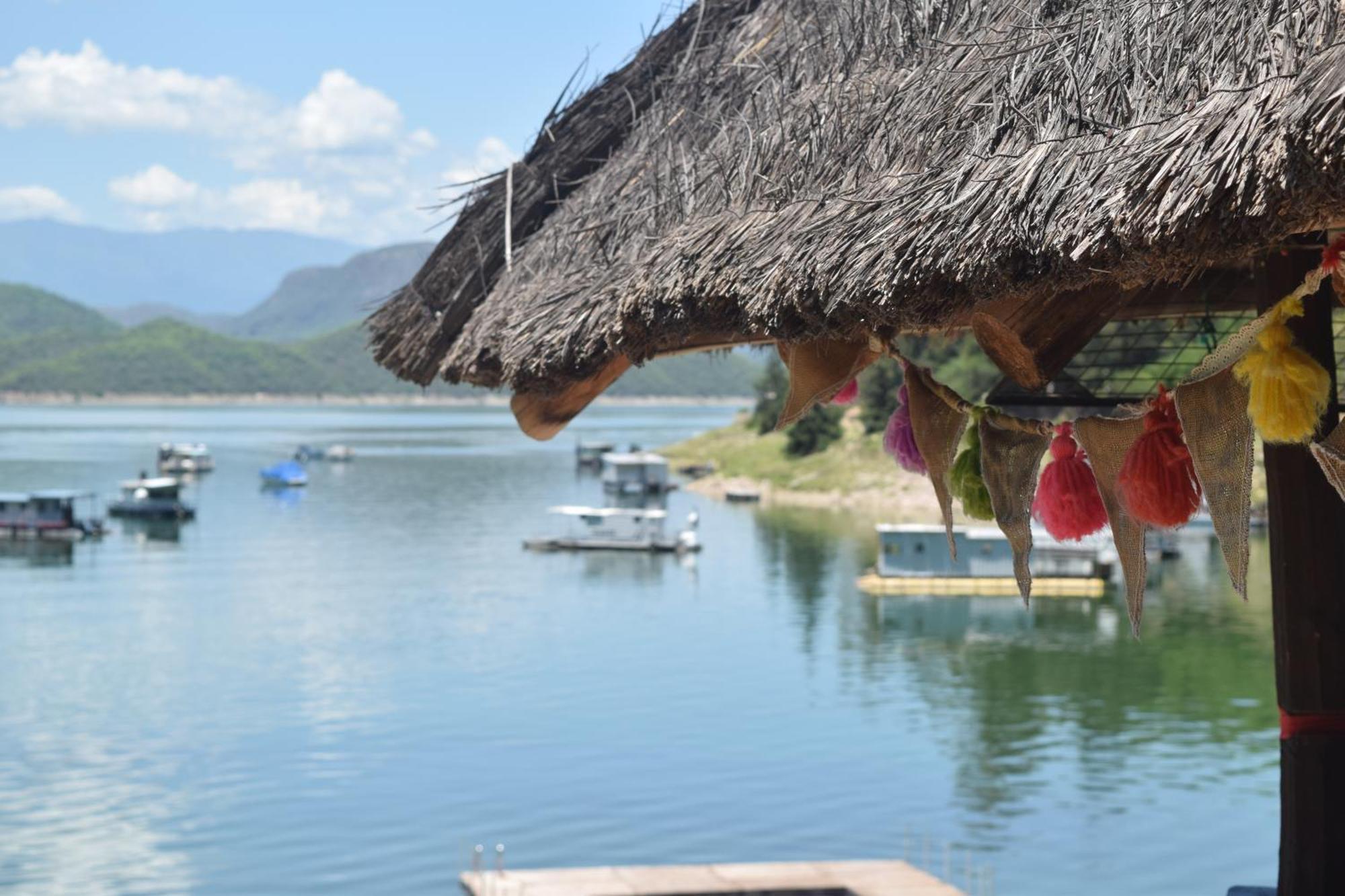 Terrazas Del Lago Cabra Corral Exteriér fotografie